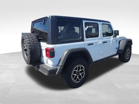 Used 2025 Jeep Wrangler Unlimited Rubicon w/ Convenience Group AWD/4WD image 2