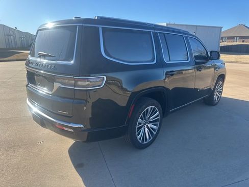 Used 2023 Jeep Grand Wagoneer Series III image 3