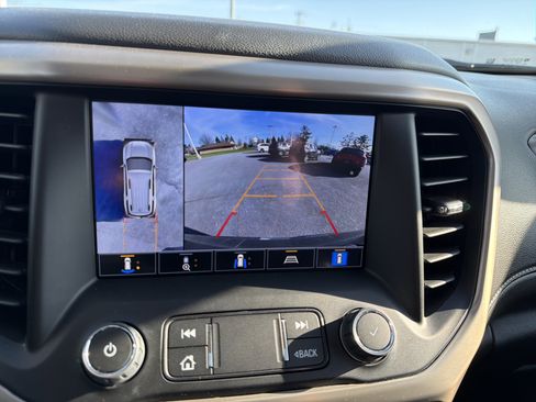 Used 2023 GMC Acadia Denali w/ Denali Technology Package FWD image 22