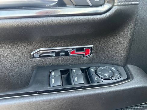 Used 2022 GMC Sierra 1500 AT4 w/ AT4 Premium Package AWD/4WD image 9
