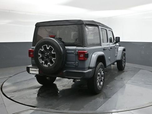 Used 2024 Jeep Wrangler Unlimited Sahara w/ Technology Group AWD/4WD image 11