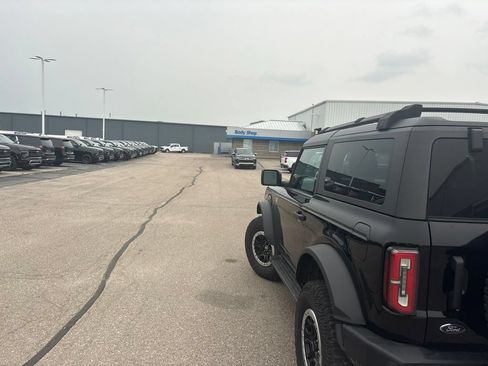 Used 2022 Ford Bronco Big Bend w/ Sasquatch Package AWD/4WD image 7