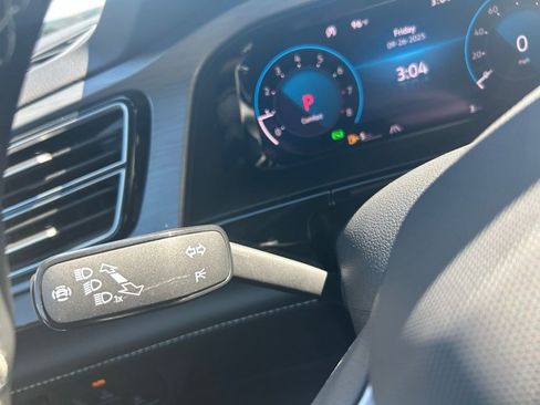 New 2026 Volkswagen Atlas Cross Sport SE image 19