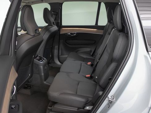 New 2025 Volvo XC90 T8 Plus w/ Protection Package Premier image 26