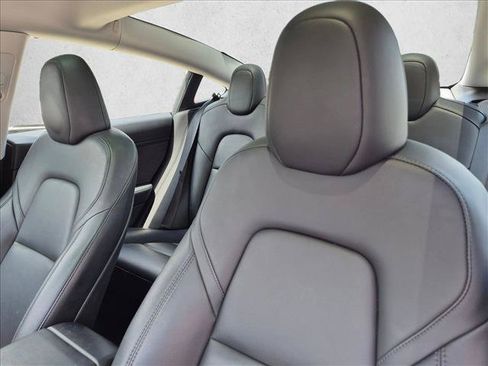 Used 2023 Tesla Model 3 Standard Range RWD image 12
