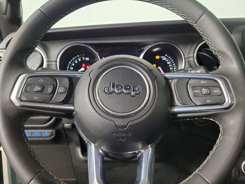 Used 2023 Jeep Wrangler Unlimited Sahara AWD/4WD image 15