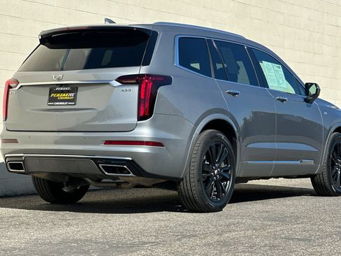 Certified 2024 Cadillac XT6 Premium Luxury image 4