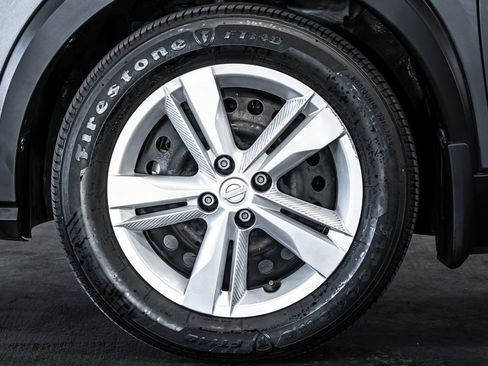 Used 2024 Nissan Kicks S image 18