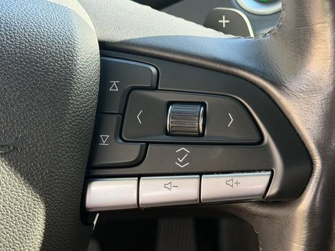 Used 2022 Cadillac XT4 Premium Luxury w/ Enhanced Visibility Package FWD image 17