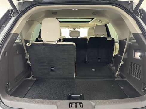 Used 2020 Ford Explorer Platinum image 35