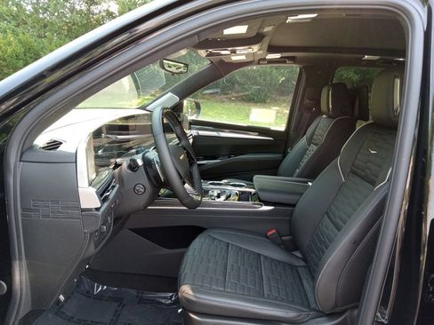 Used 2026 Cadillac Escalade V AWD/4WD image 10