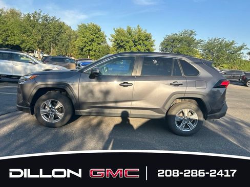 Used 2025 Toyota RAV4 XLE AWD/4WD image 17