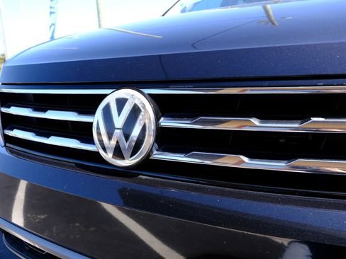 Used 2018 Volkswagen Tiguan SE FWD image 11
