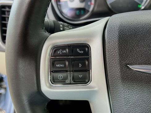 Used 2013 Chrysler 200 Limited FWD image 13