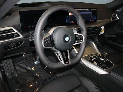 Used 2025 BMW 230i Coupe w/ M Sport Package image 4