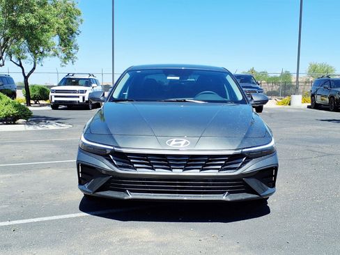 New 2026 Hyundai Elantra Hybrid FWD image 2