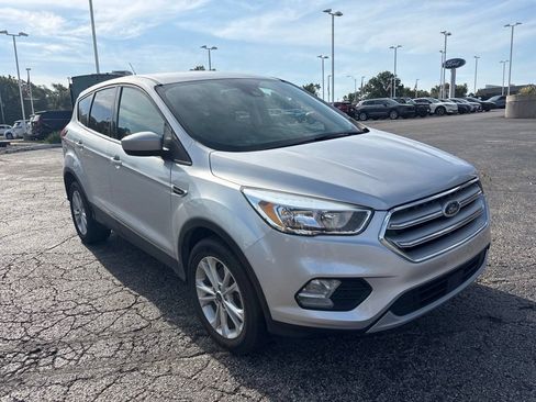 Used 2019 Ford Escape SE FWD image 1