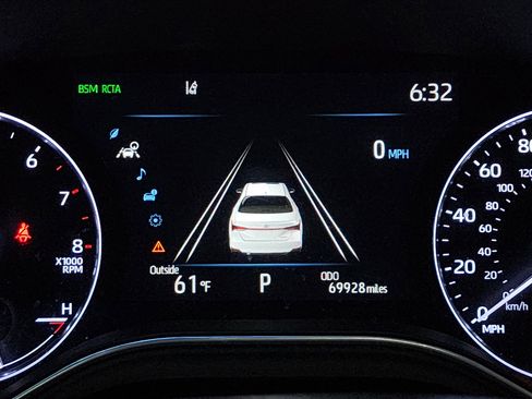 Used 2020 Toyota Avalon XSE image 25