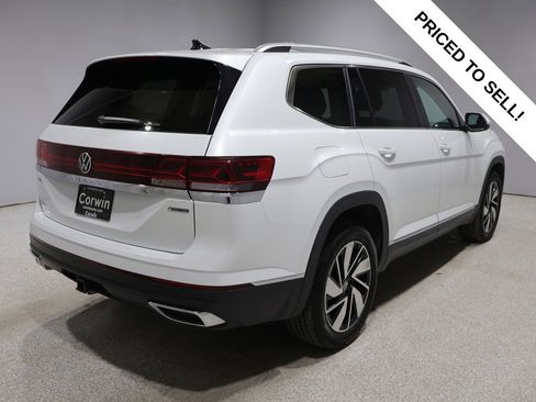 Used 2025 Volkswagen Atlas SEL AWD/4WD image 2