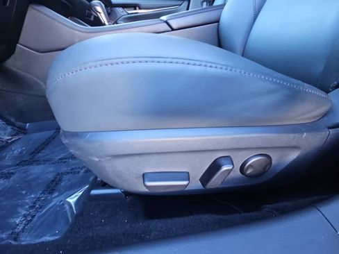 Used 2023 MAZDA MAZDA3 s image 11