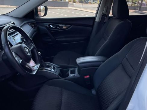 Used 2017 Nissan Rogue SV image 40