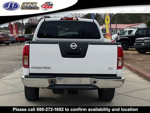 Used 2011 Nissan Frontier SV image 6