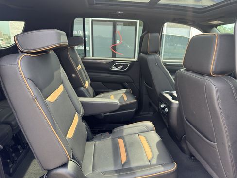 Used 2024 GMC Yukon XL AT4 w/ AT4 Premium Plus Package AWD/4WD image 13