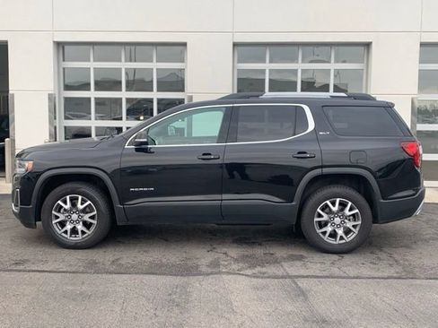 Used 2023 GMC Acadia SLT AWD/4WD image 4