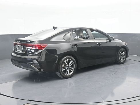 Used 2022 Kia Forte LXS w/ LXS Technology Package image 6