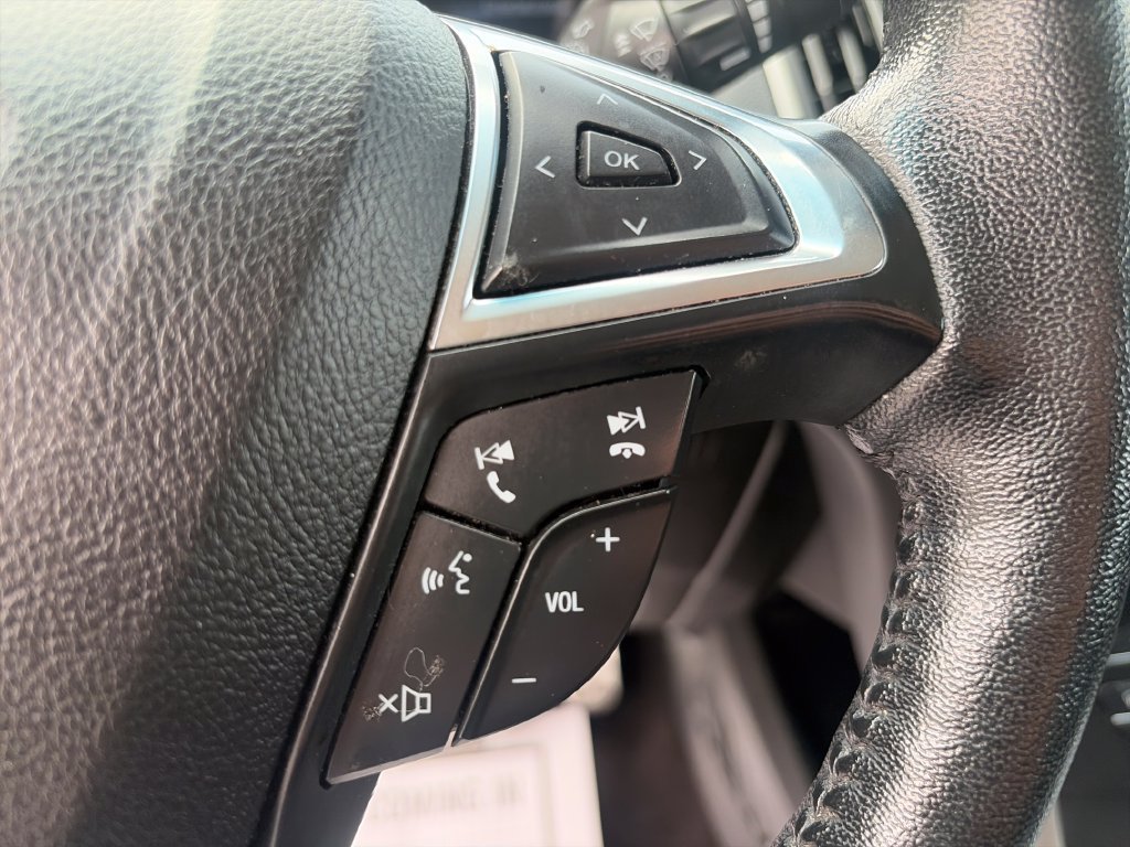 Used 2020 Ford Edge SEL FWD image 35
