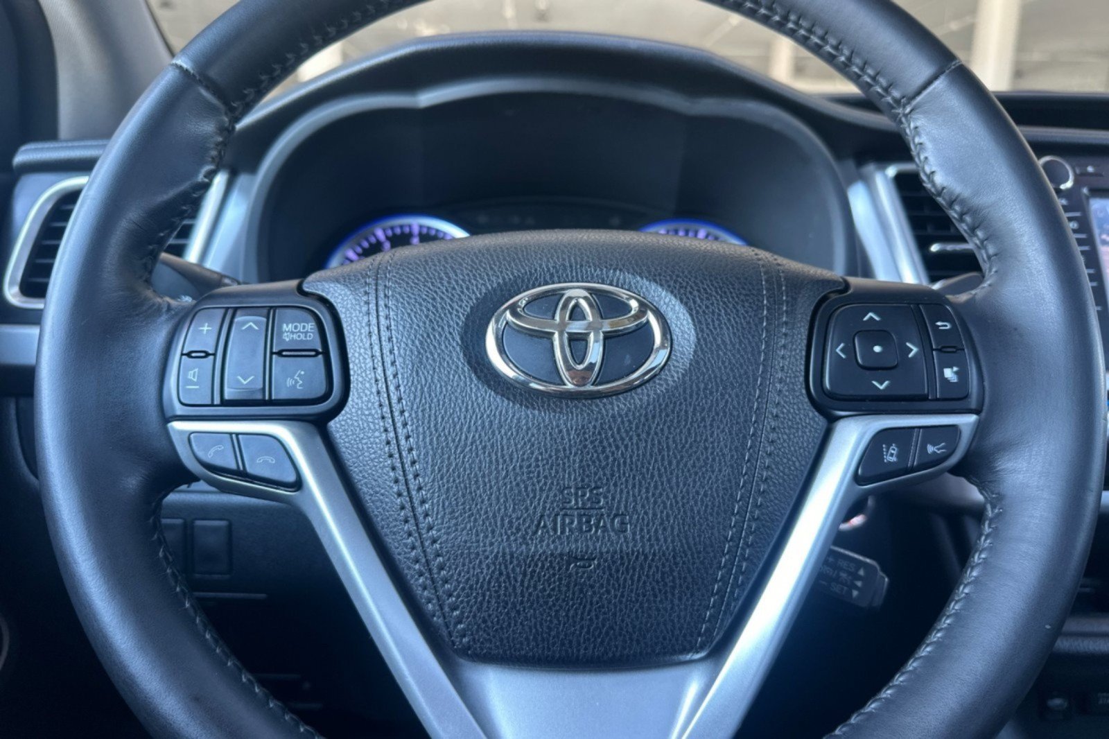 Certified 2018 Toyota Highlander SE w/ Protection Package #1 FWD image 24