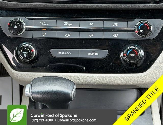 Used 2018 Kia Sedona LX w/ LX Essentials Premium Package FWD image 27