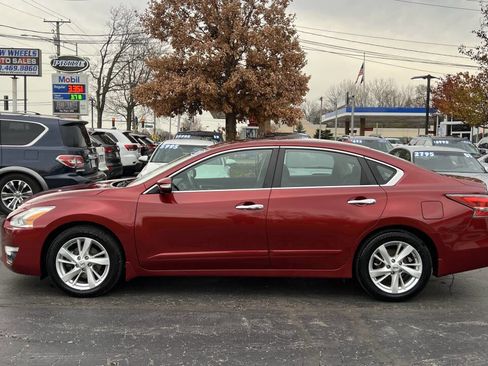 Used 2015 Nissan Altima 2.5 SV w/ Convenience Package image 2