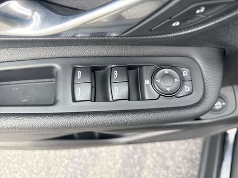 Used 2022 GMC Terrain SLE w/ Driver Convenience Package image 22