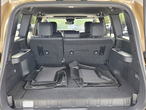 Used 2024 Toyota Land Cruiser image 13