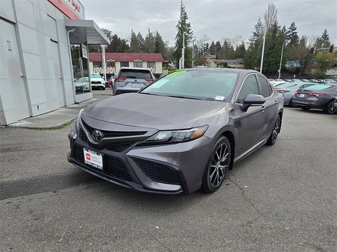 Certified 2023 Toyota Camry SE image 3