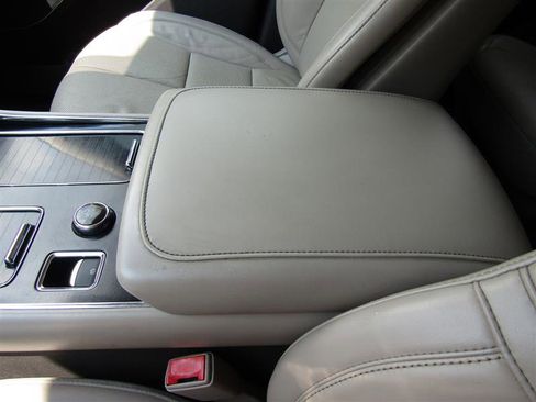 Used 2020 Lincoln Aviator Reserve image 26