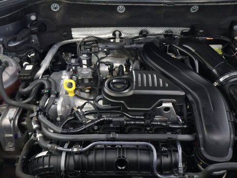 Used 2022 Volkswagen Taos SE image 27