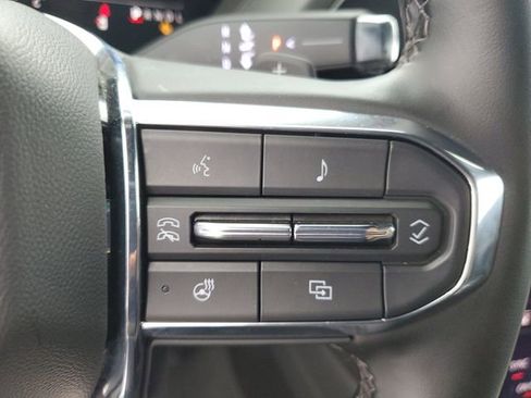 Used 2025 GMC Yukon XL Denali AWD/4WD image 25