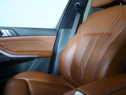 Used 2024 BMW X5 xDrive40i w/ Executive Package image 26