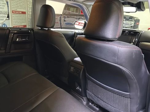 Used 2021 Toyota 4Runner TRD Off-Road Premium w/ Moonroof Package AWD/4WD image 24