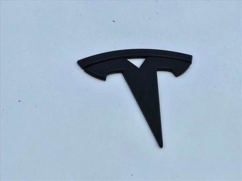 Used 2024 Tesla Model Y Performance image 5