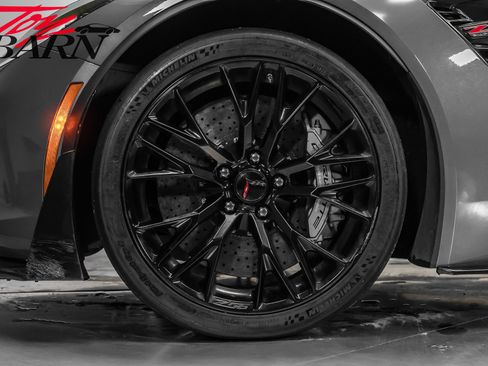 Used 2016 Chevrolet Corvette Z06 w/ 3LZ Preferred Equipment Group image 25