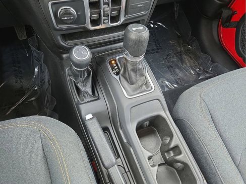 Used 2025 Jeep Wrangler Sahara 4xe image 29