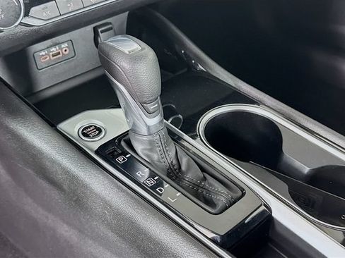 Used 2024 Nissan Altima 2.5 SV FWD image 17