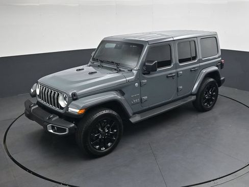 Used 2024 Jeep Wrangler Unlimited Sahara w/ Technology Group AWD/4WD image 28