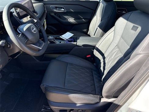 New 2026 Nissan Rogue Platinum w/ Tech Package image 19