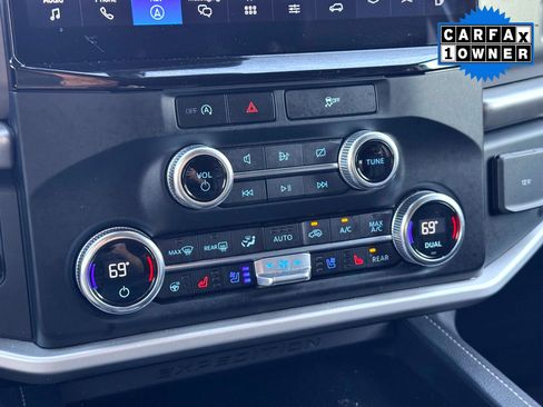 Used 2024 Ford Expedition XLT image 28