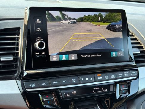 Used 2025 Honda Odyssey Sport-L image 18