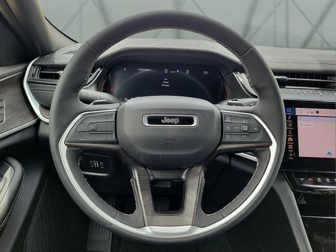 New 2026 Jeep Grand Cherokee Limited RWD image 12